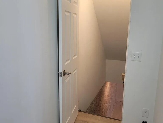 Entry - 3082 Norcott Dr Unit B