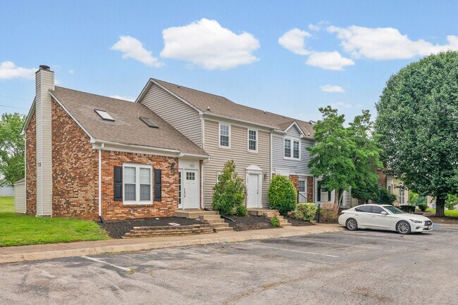Photo - 105 Greenland Ct