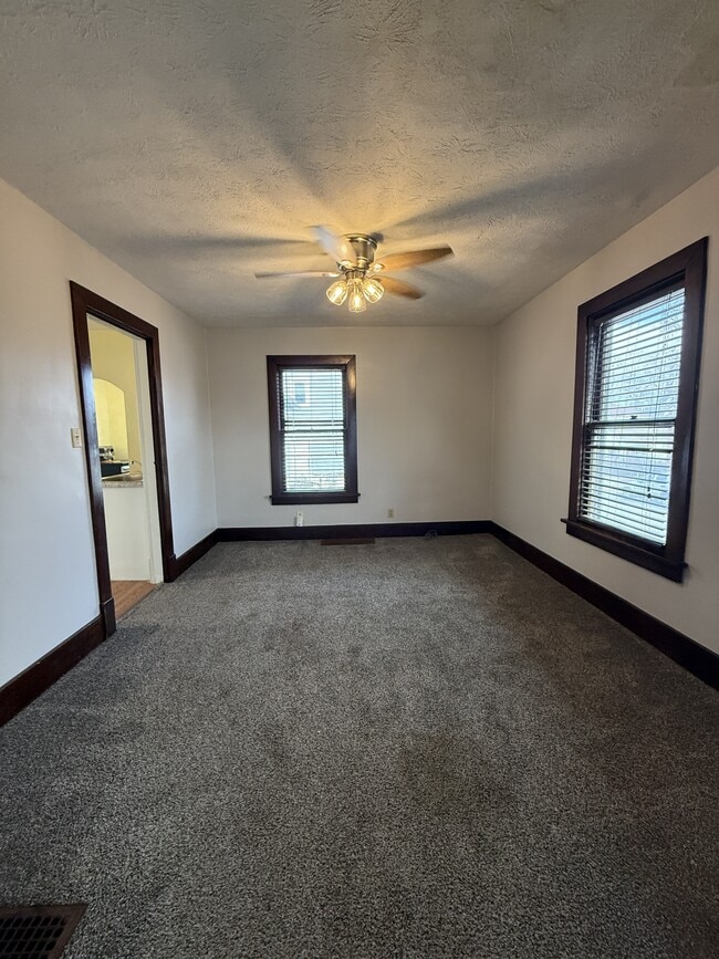 3221 Wayne Ave