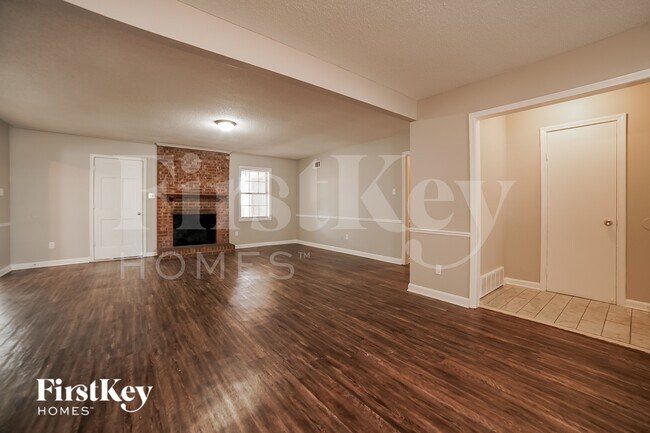 Photo - 3381 S Mendenhall Rd