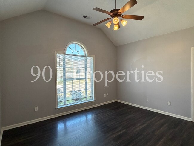 Photo - 1120 Averett Ln