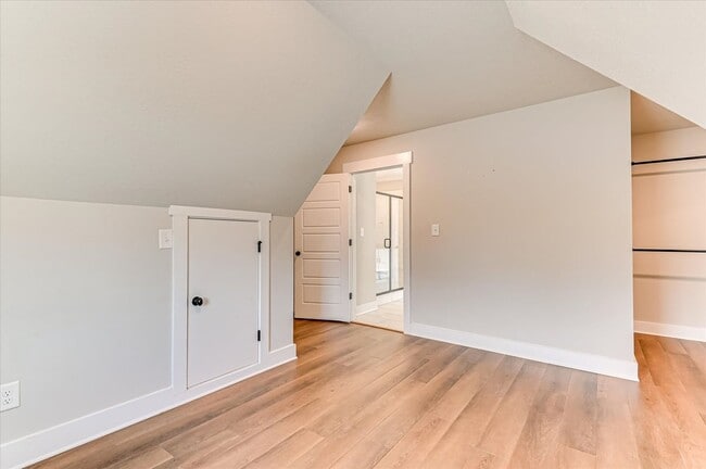 Photo - 419 Barrow Ln