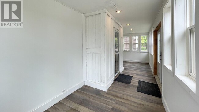 Photo - 54 Summer St