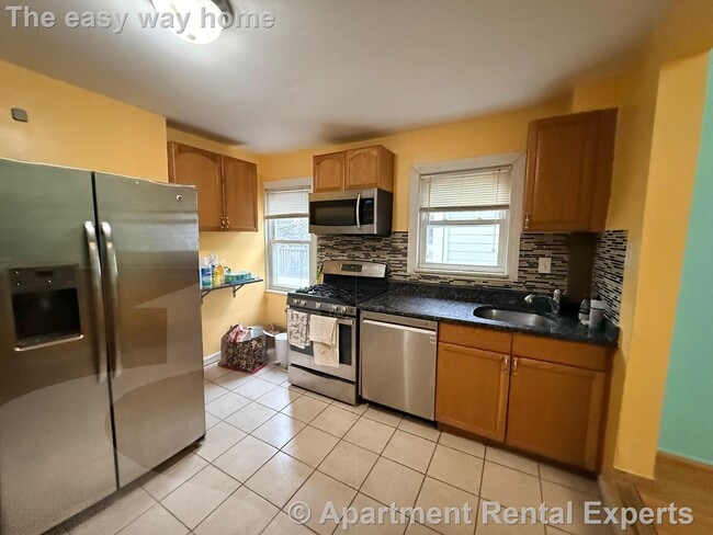 Photo - 741 Somerville Ave Unidad #2