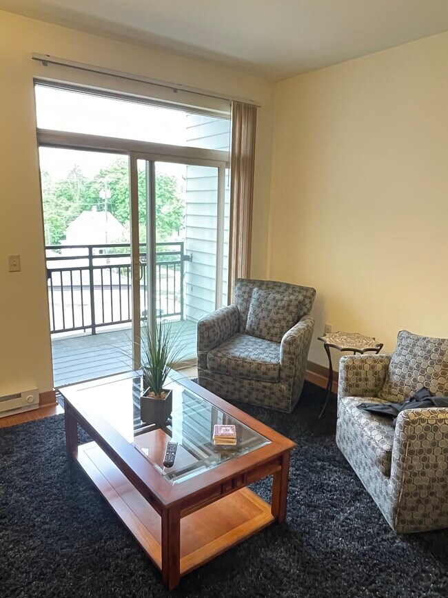 Photo - 1917 Monroe St