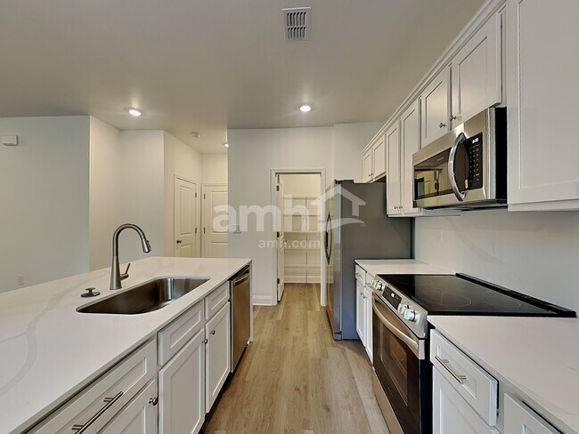 Photo - 920 Carnelian Ln