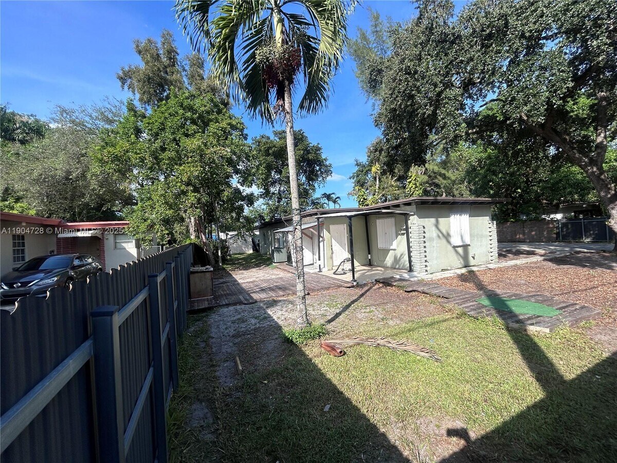 Photo - 1543 NE 144th St Unidad 1