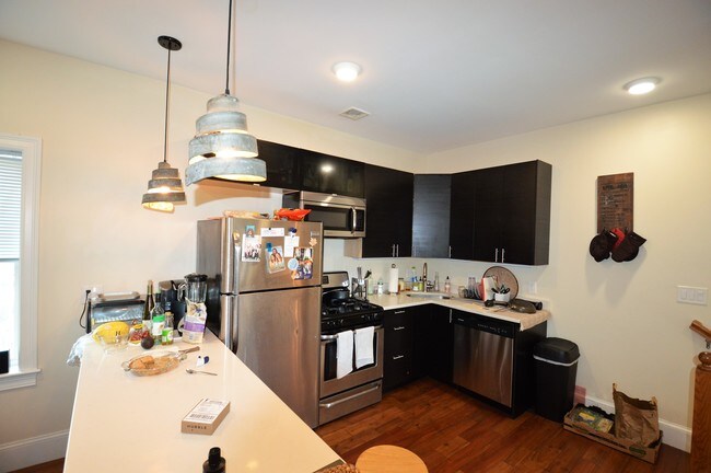 27 Caldwell St Unit 3