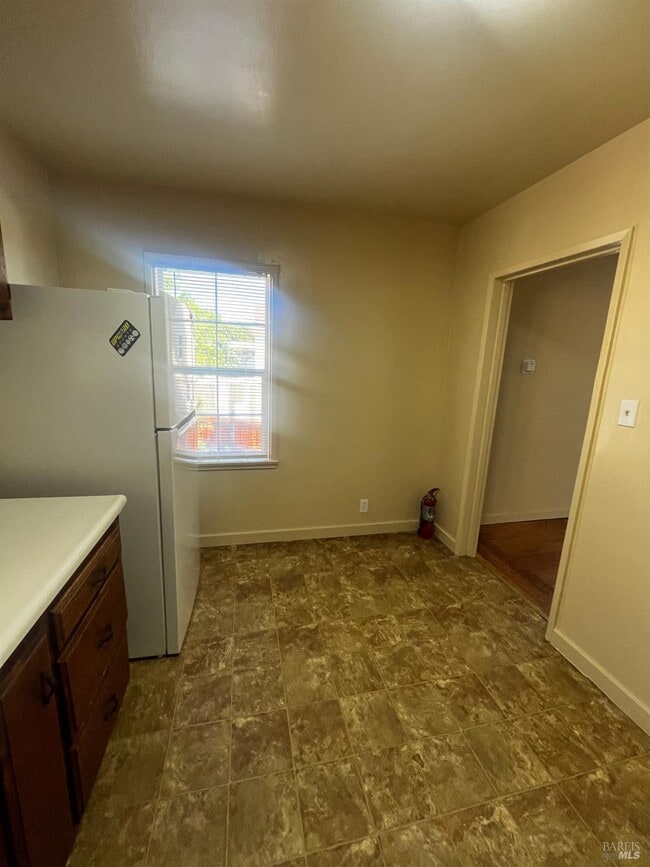 Photo - 11 B St