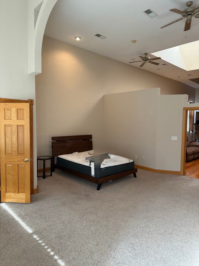 Photo - 419 E Grand Ave