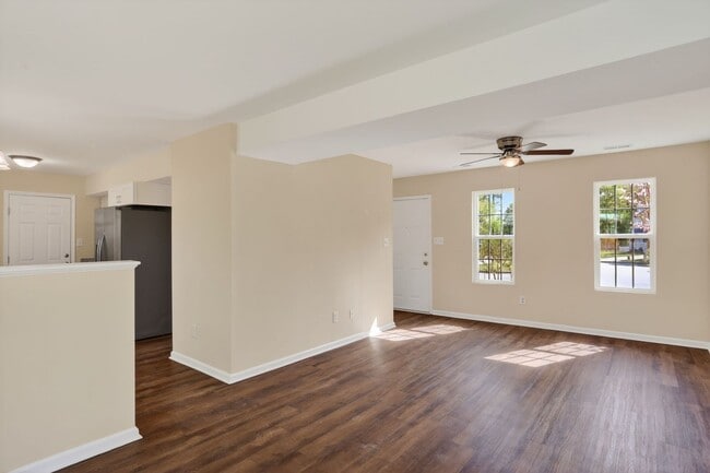 Photo - 713 Emerald Ct