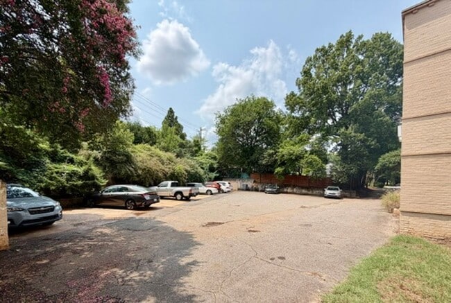 Photo - 1/2 MONTH OFF SPECIAL - Dilworth -Historic Myrtle Sq 1 bed 1 bath condo