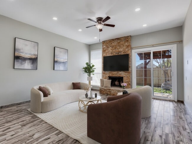 Photo - 220 Peach Tree Dr