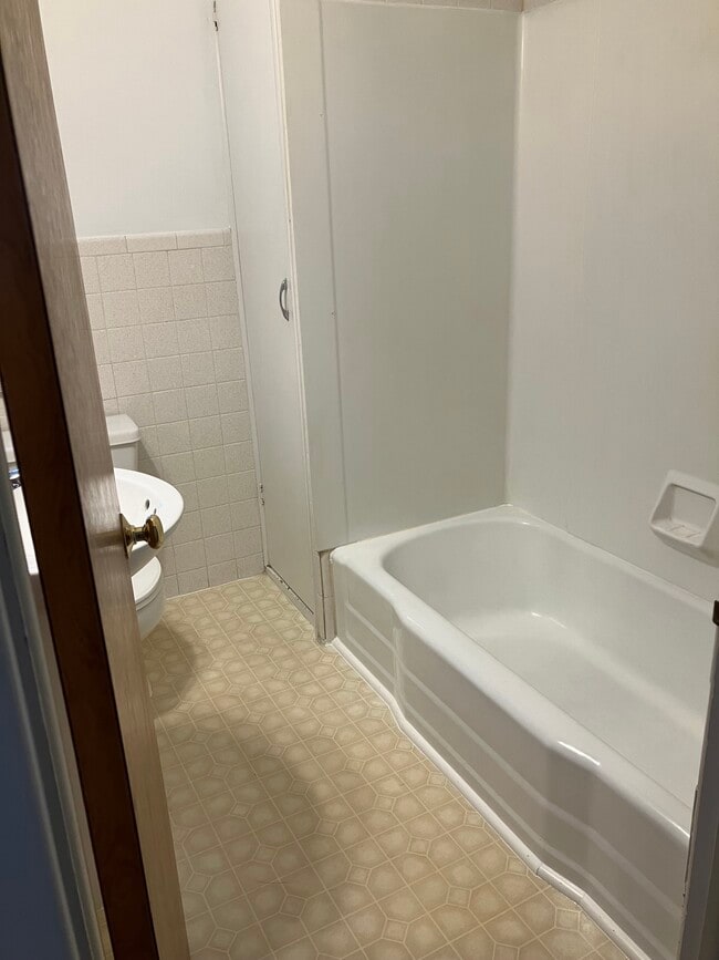Photo - 123 N Center St Unidad Apt 2
