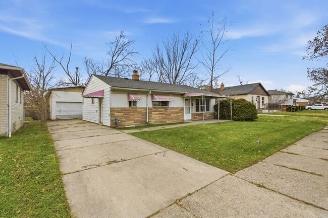 Photo - Huge ranch style home with Detached Section 8 Accepted