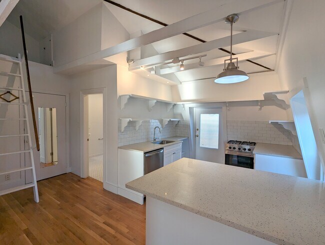 Photo - 19 Howe St Unit 3