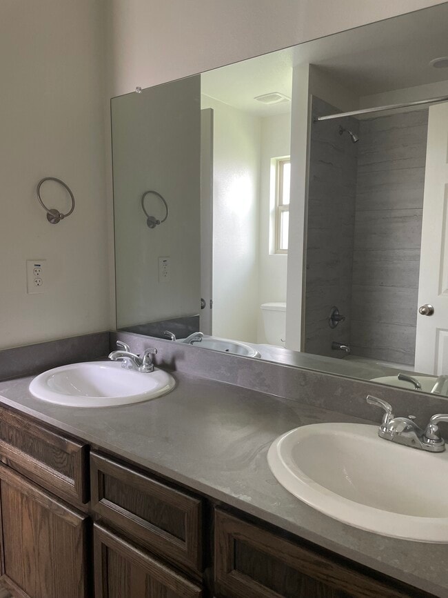 Photo - 1800 Emma Naylor Ct