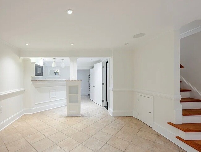 Photo - 5042 8th St NE