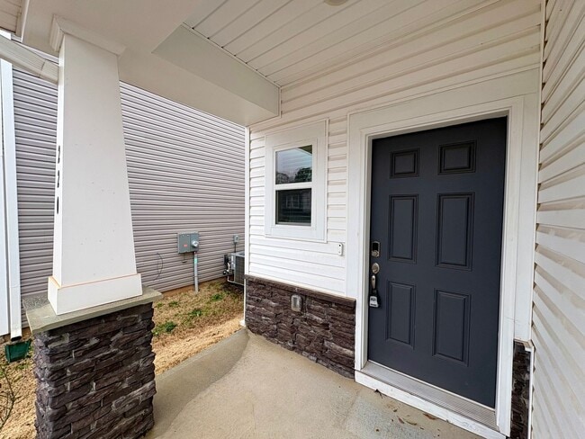 Photo - 220 Coulter Ct