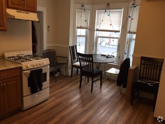 Building Photo - 59 Bishop Allen Dr Unit 3F Rental