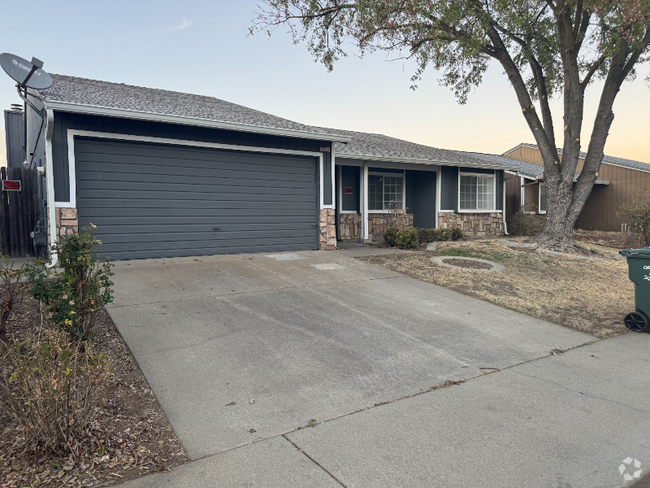 Building Photo - 7705 Tea Berry Way Rental