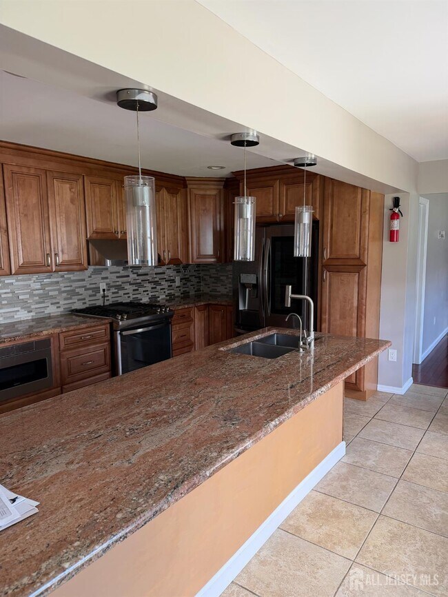 Photo - 120 W Warren St
