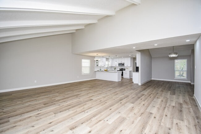Photo - 2835 Colony Dr