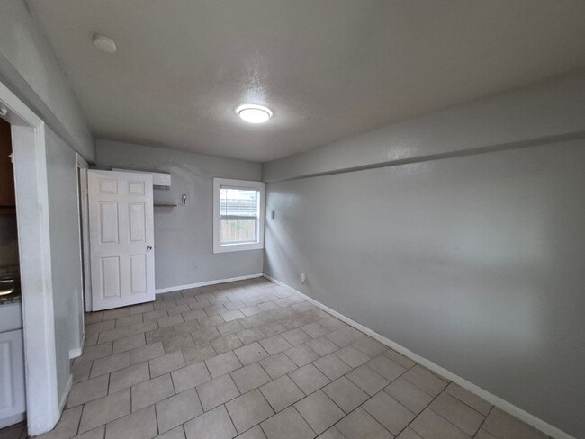 Photo - 115 Caldwell St