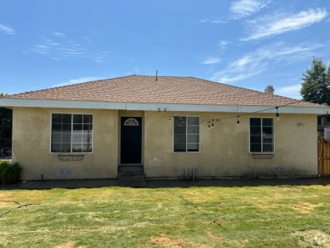 Building Photo - 10033 White Oak Ave Rental