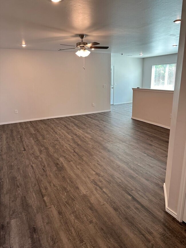 Photo - *MARCH MADNESS SAVINGS!* NEWER Three Bedro...