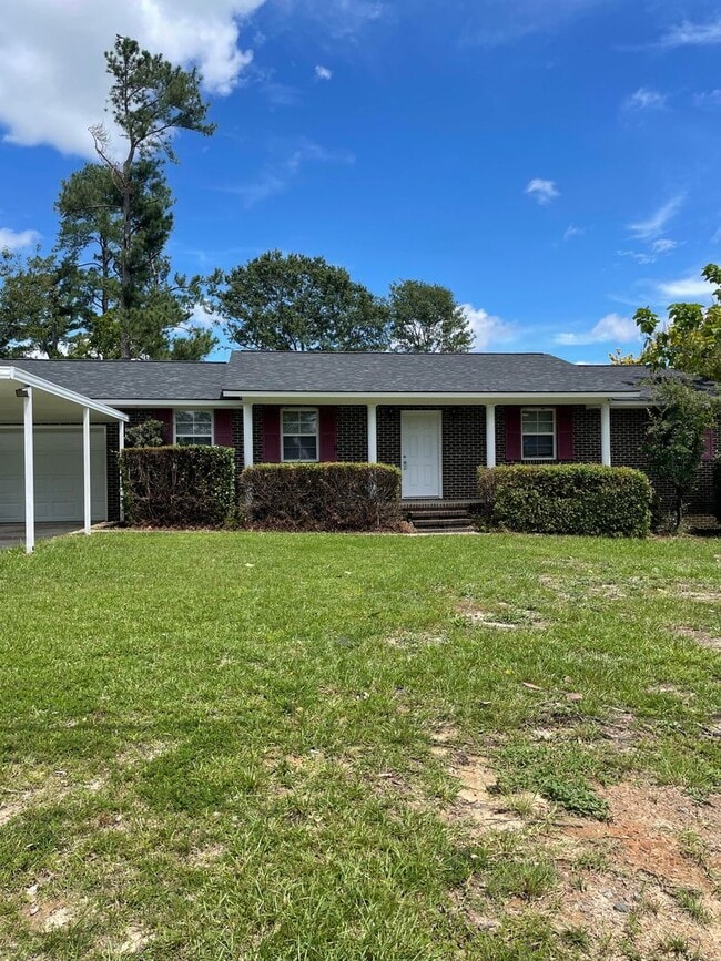 Building Photo - Charming Three Bedroom Brick Ranch in Colu... Rental