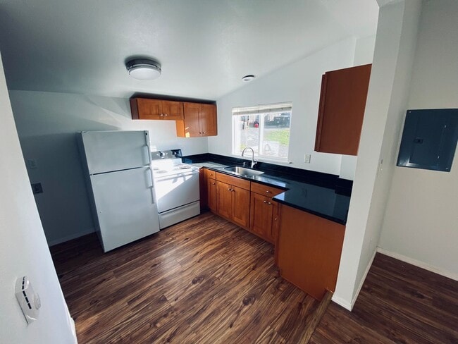 Photo - Charming Cottage Living in Granite Falls – By Appointment Only Unit B