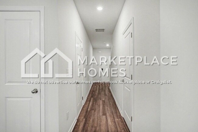 Photo - 461 Oakwood Dr NW
