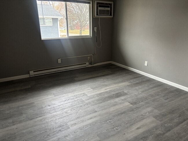 Building Photo - 2455 5th Ave