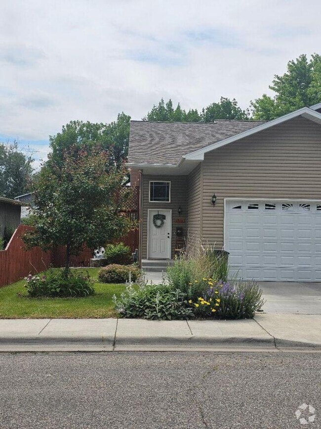 Building Photo - 3 bedroom in Billings MT 59101 Rental