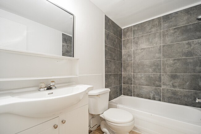 Photo - 444 Rue Moreau Unit 4