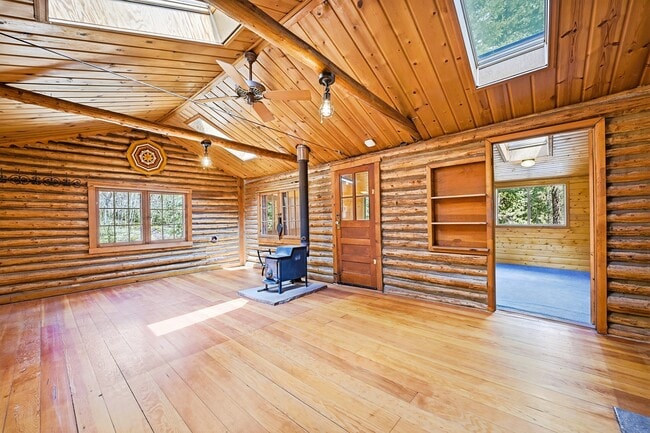 Photo - 2299 S Beaver Creek Rd