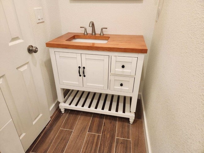 Photo - 914 N Olive St