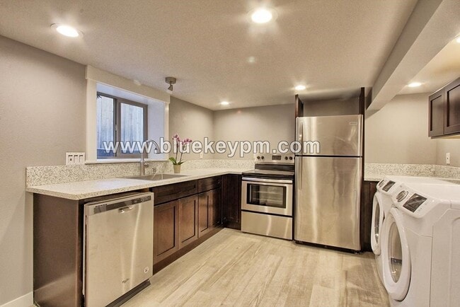 Photo - 2 Bed, 1 Bath Unit in Laurelhurst Plex