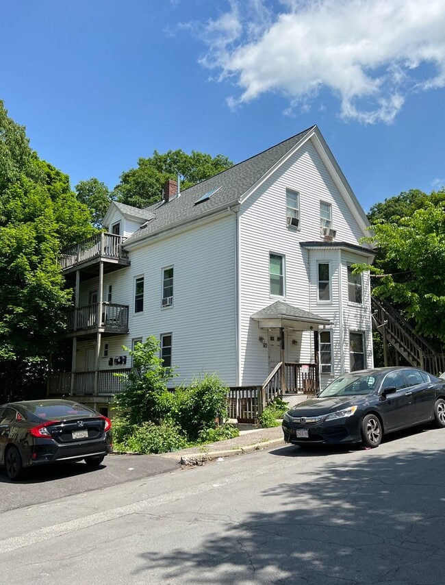 Building Photo - 93 Bellevue Ave Unit 1