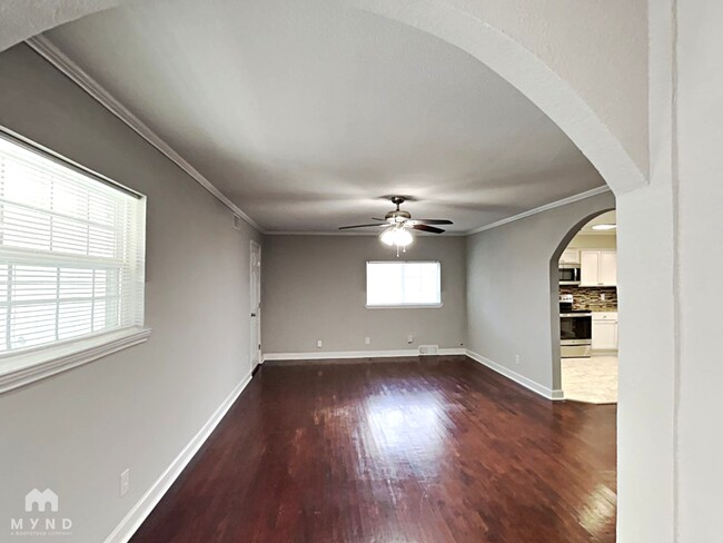 Photo - 2141 Province Ln