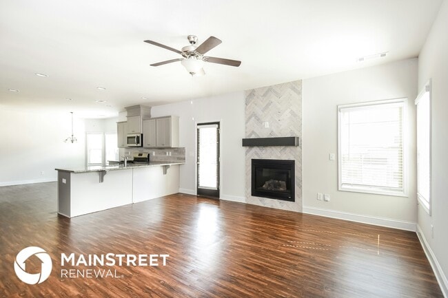 Photo - 692 Overlook Gln Dr