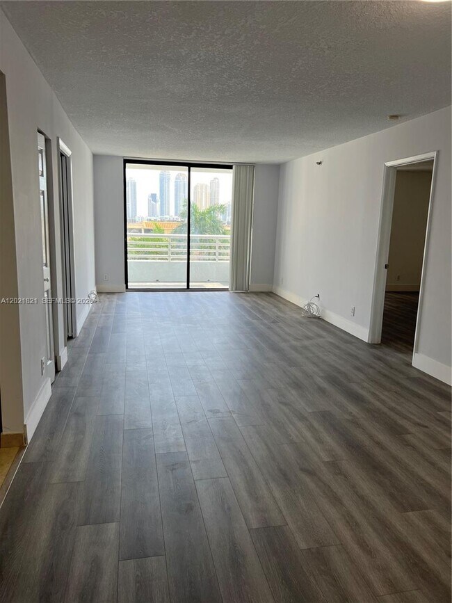 Photo - 3300 NE 192 St Unit 616