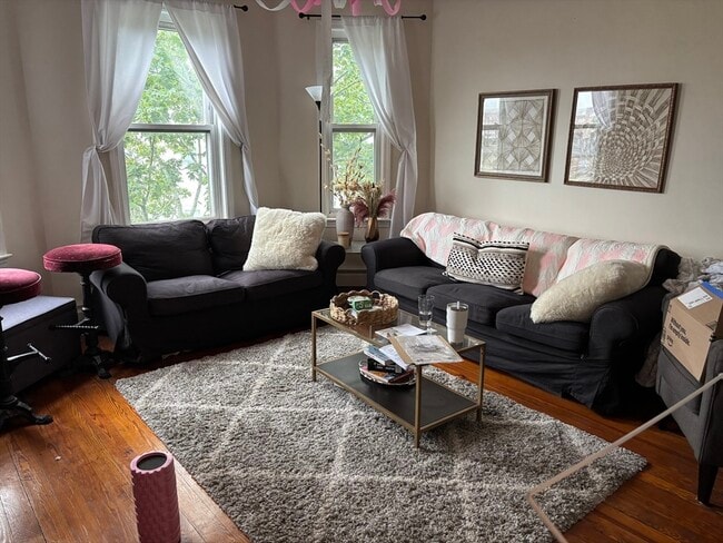 Photo - 825 E 2nd St Apartment Unit 3