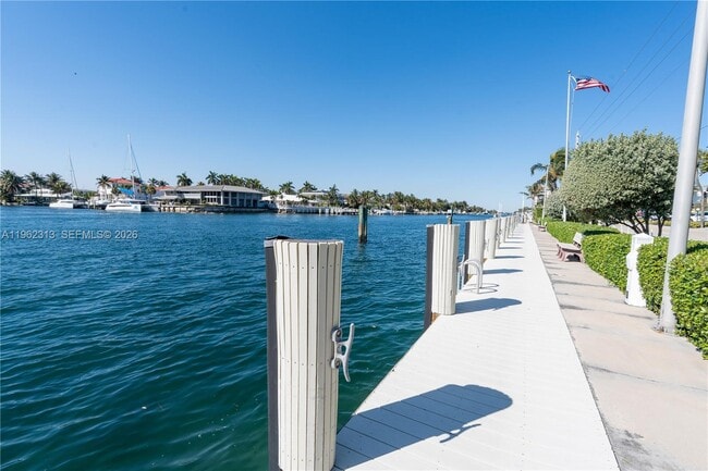 Photo - 1021 Hillsboro Mile Unit 204