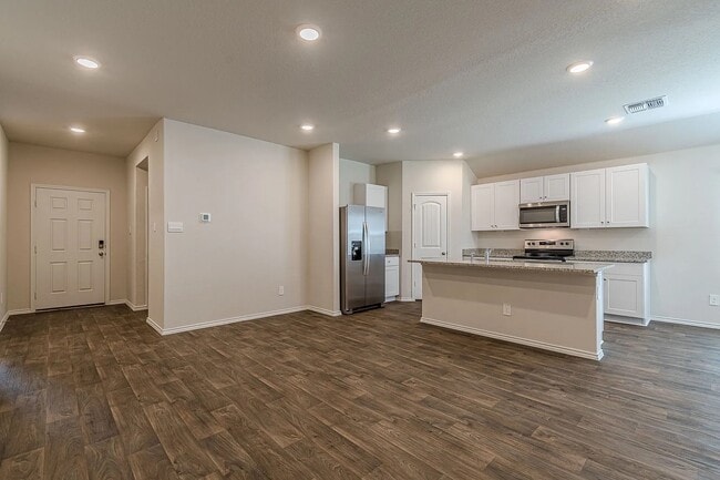 Photo - 833 Bahia Pl