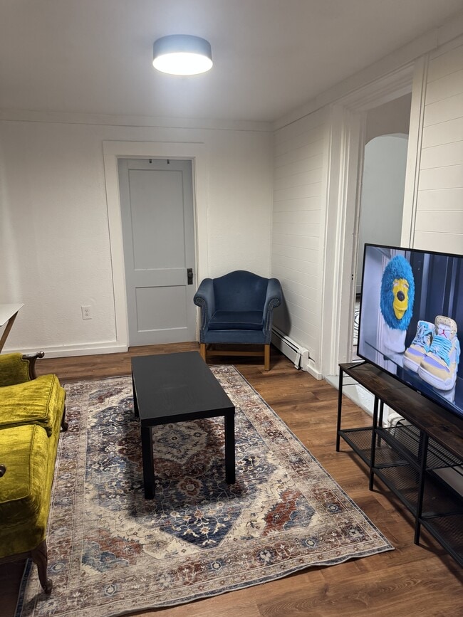 Photo - 1015 Pine Ave