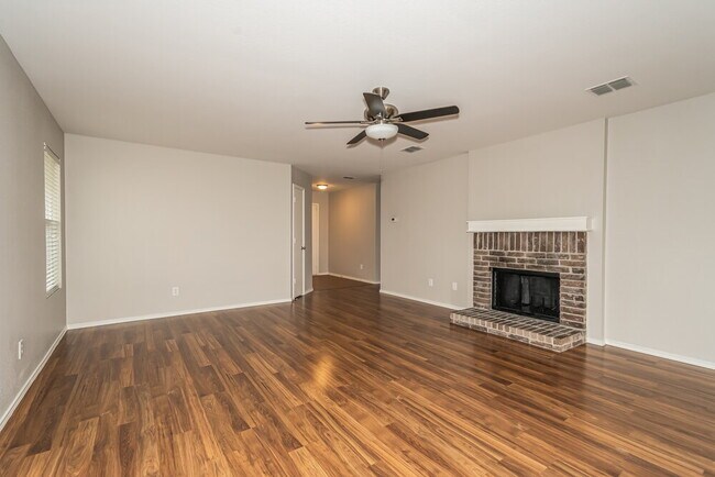 Photo - 1640 Diamond Lake Trail