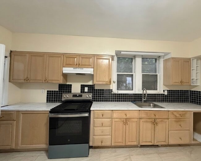 Photo - 9 Carhart Ave