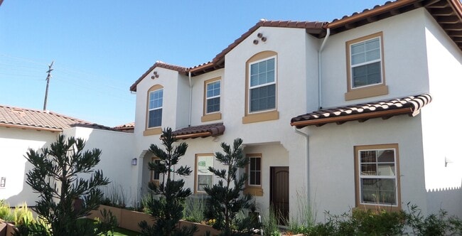 Courtyard - 3761 W 244th St Unidad 3761